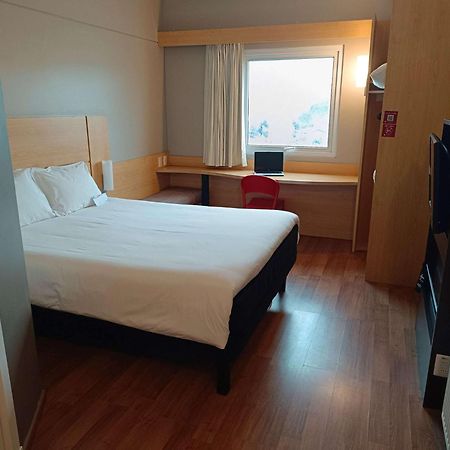 Отель Ibis Пуэрто-Монт Экстерьер фото