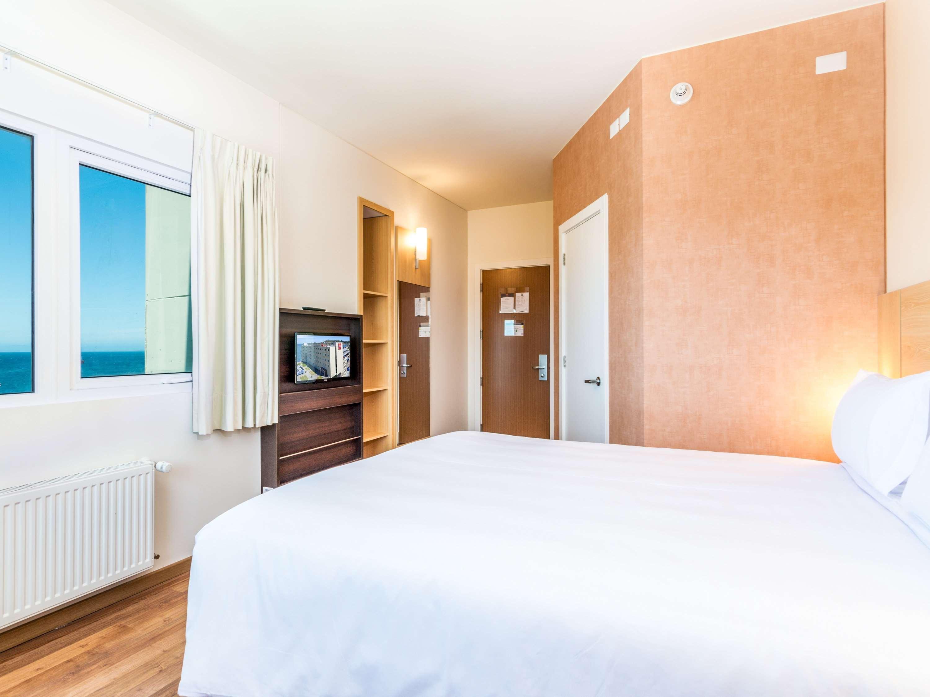 Отель Ibis Пуэрто-Монт Экстерьер фото