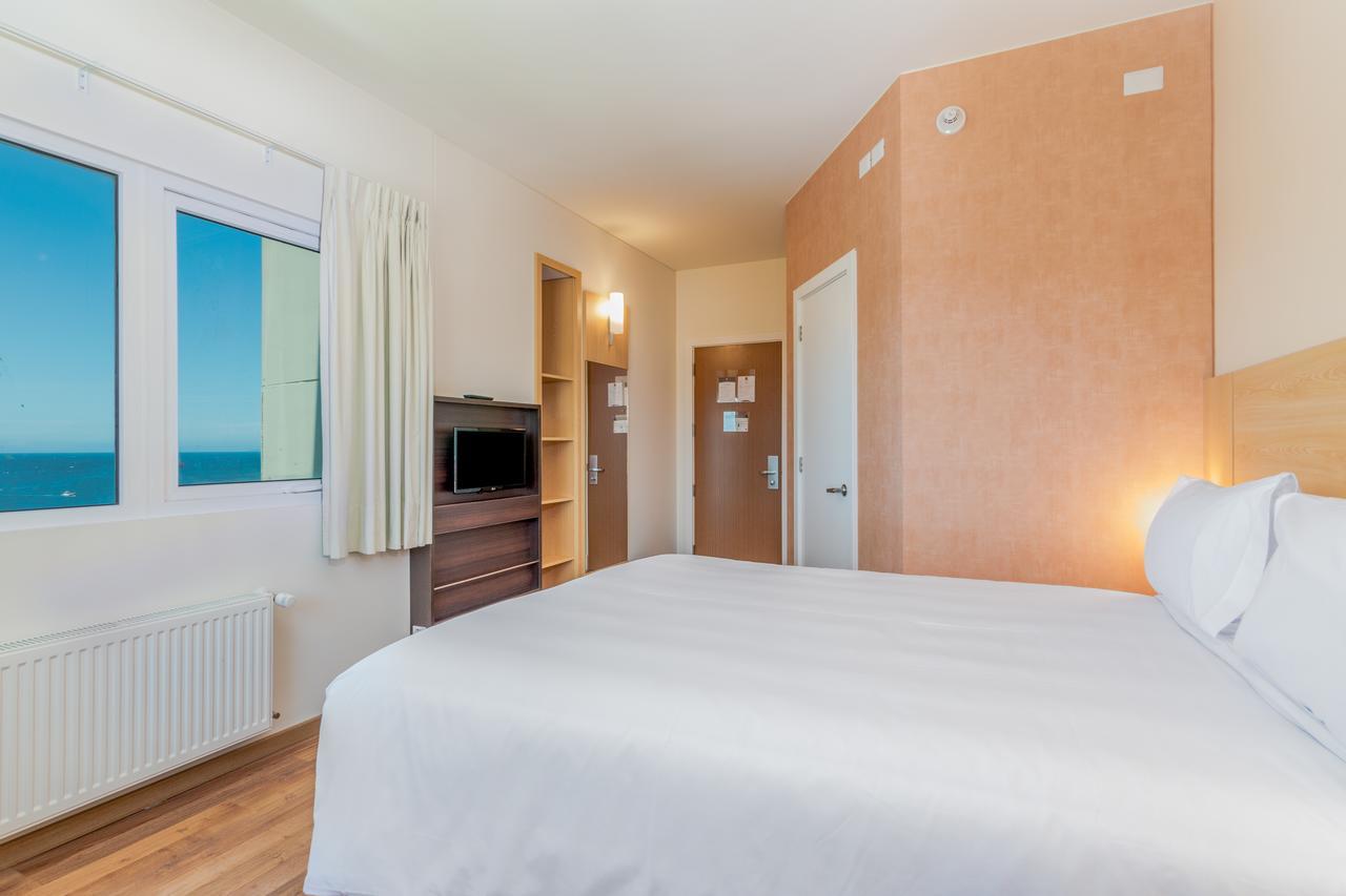Отель Ibis Пуэрто-Монт Экстерьер фото